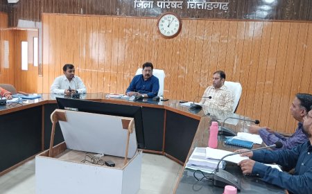 निर्वाचन प्रक्रिया में बीएलओ की भूमिका महत्वपूर्ण - संभागीय आयुक्त