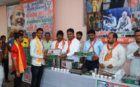 नमो टी स्टॉल संचालको का  हुआ सम्मान  