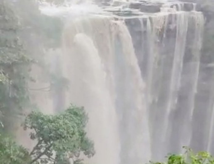 चित्तौड़गढ़ का प्रसिद्ध मेनाल का झरना