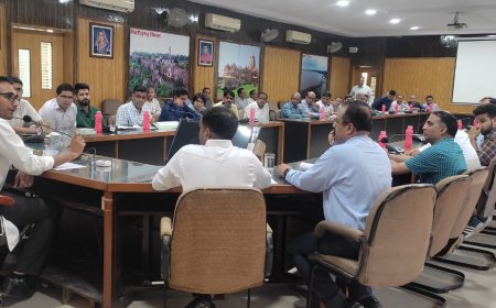   विभिन्न चुनाव प्रकोष्ठों के प्रभारी एवं सहायक प्रभारी की बैठक