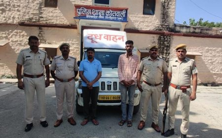 दूध के वाहन में ले जा रहे थे अफीम, दो पकडे