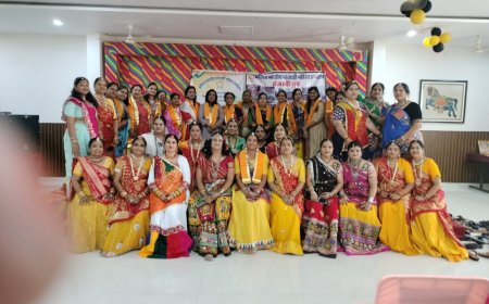 महिलाओं ने दी मनमोहक प्रस्तुति