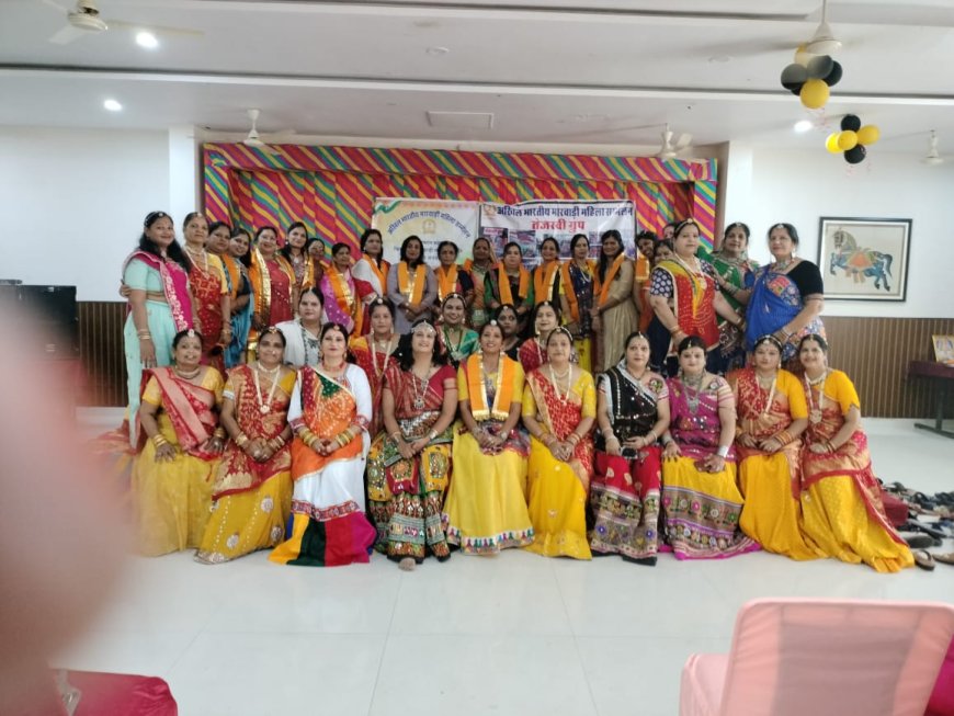 महिलाओं ने दी मनमोहक प्रस्तुति