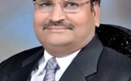 हमें अपने इतिहास से कुछ तो ज़रूर सीखना होगा