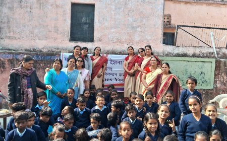 महावीर इंटरनेशनल देशना  वीरा  केंद्र द्वारा स्वेटर वितरण