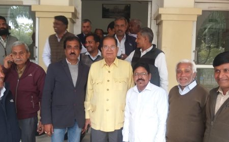  राजवी ने अल्प प्रवास के दौरान ग्रामीणों की विभिन्न समस्याओं का किया निराकरण 