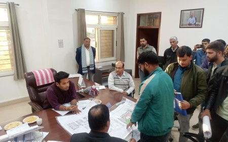 जिला कलक्टर ने किया मेडिकल कॉलेज का औचक निरीक्षण