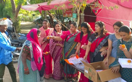 मजदूरों को किया खुशी बांटने का प्रयास