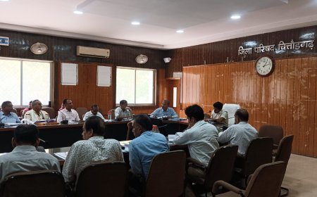 पेयजल, बिजली एवं सड़क सहित महत्वपूर्ण विभागों के कार्यों की समीक्षा की