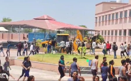 वाटर पार्क में फ्री एंट्री को लेकर हुआ विवाद लोगों ने पार्क में जेसीबी से की जमकर तोड़फोड़