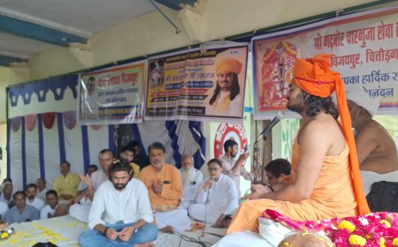 42 गांव की प्रभातफेरी संगठनों के सैकड़ों भक्तजनों ने इस प्रभातफेरी में लिया भाग 