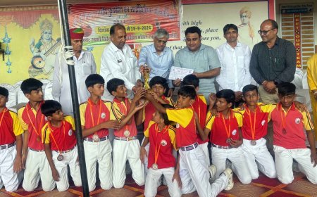 14 वर्षीय फुटबॉल प्रतियोगिता में मॉडल स्कूल व यूएस ओस्तवाल मंगलवाड़ रहे विजेता राउमावि चरलिया गदिया को मिली जनरल चैम्पियनशिप