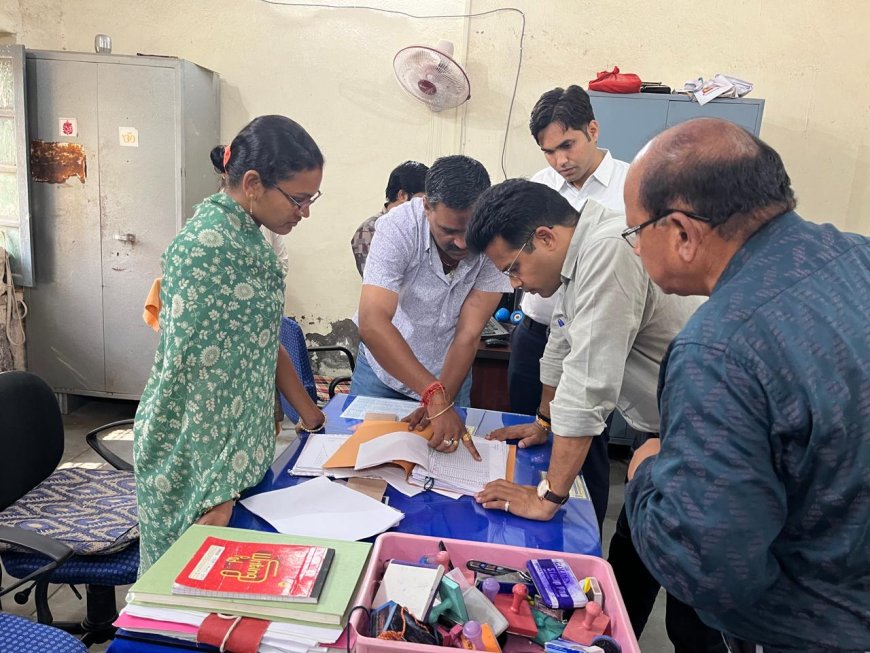 जिला कलक्टर ने किया तहसील एवं उपखण्ड कार्यालय क्षेत्रों का औचक निरीक्षण