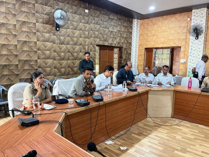 जिला कलक्टर ने किया तहसील एवं उपखण्ड कार्यालय क्षेत्रों का औचक निरीक्षण