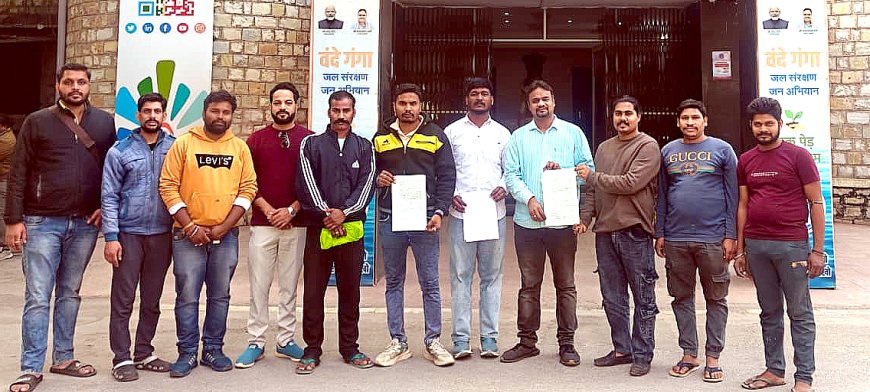 आरटीओ ने जारी की सीएनजी वाहन की आरसी, कंपनी के पेट्रोल टेंक पर लगाई पेनल्टी