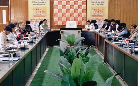 अतिरिक्त जिला कलक्टर ने साप्ताहिक बैठक में की फ्लैगशिप योजनाओं एवं कार्यक्रमों की समीक्षा