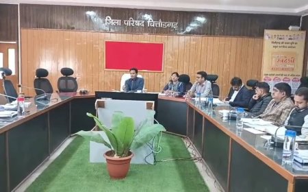 जिला कलक्टर की अध्यक्षता में साप्ताहिक बैठक आयोजित