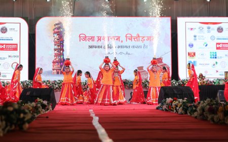 लोक रंगों से सराबोर हुआ राष्ट्रीय स्वदेशी महोत्सव  कश्मीरी लोक नृत्य, तुर्रा-कलंगी, मंगणियार गायकी और बाल कलाकारों की प्रस्तुतियों ने बांधा समां