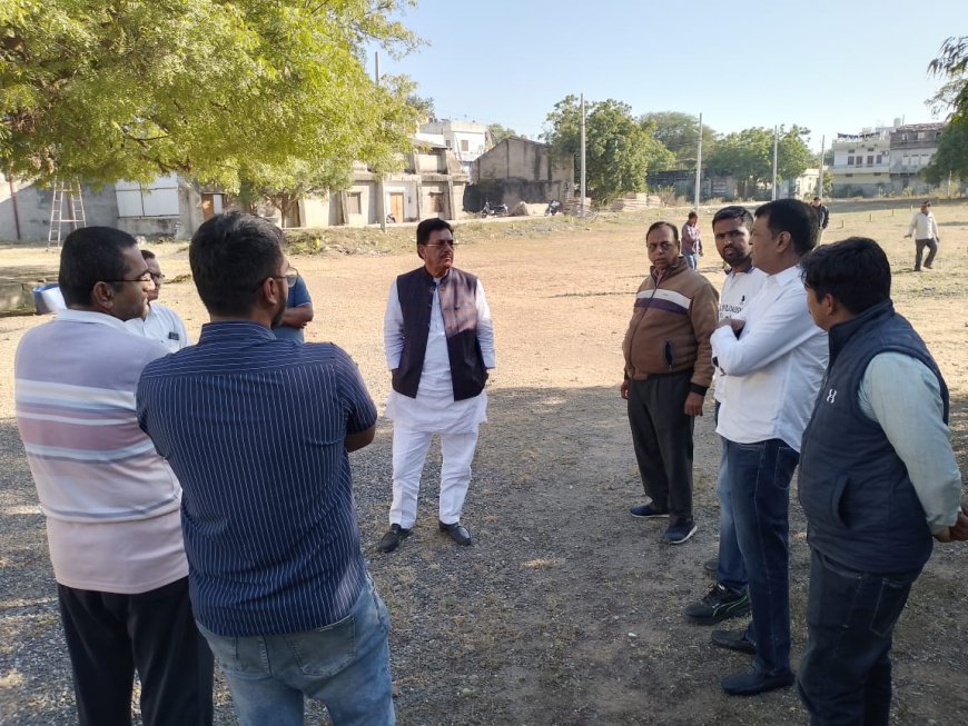 25 दिसंबर से आयोजित होने वाले दसवें विशाल निःशुल्क नेत्र चिकित्सा शिविर की तैयारियों का पूर्व सहकारिता मंत्री उदयलाल आंजना ने किया अवलोकन