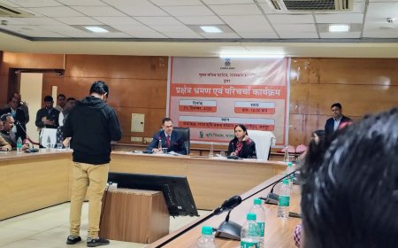 मुख्य सचिव ने जिले के प्रगतिशील कृषकों के साथ की परिचर्चा