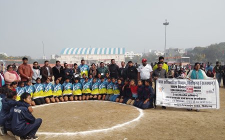 नेशनल हैंडबॉल प्रतियोगिता के दौरान खिलाड़ियों एवं दर्शकों को दी गई बाल विवाह संबंधी जानकारी