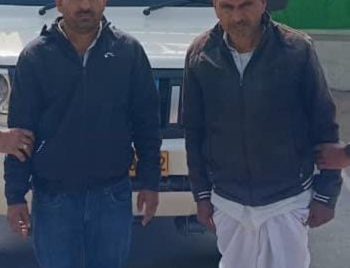पिकअप से 750 ग्राम अफीम के साथ दो तस्कर गिरफ्तार